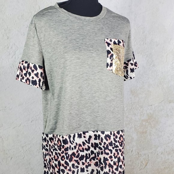 Grey T-shirt with Leopard and Sequin Pocket - Picture 3 of 6